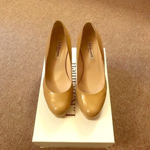 LK Bennett “Sledge” Platform Pump US Size 7 (37)